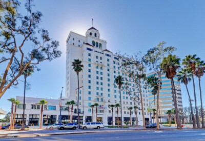 Fairmont Breakers Hotel